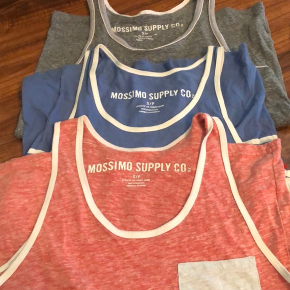 Lot Men’s Small Tank Tops - Picture 2 of 5